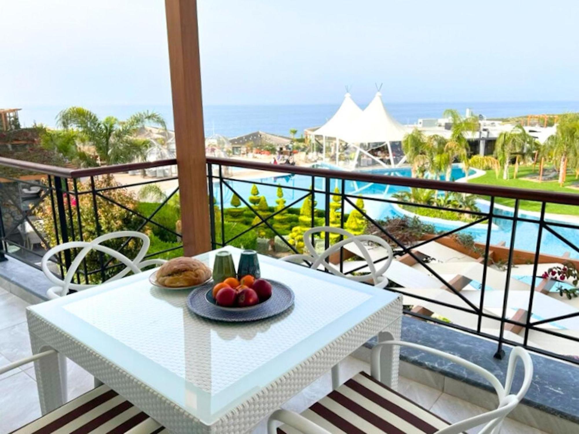 Luxurious Seafront Penthouse Διαμέρισμα Κερύνεια Εξωτερικό φωτογραφία